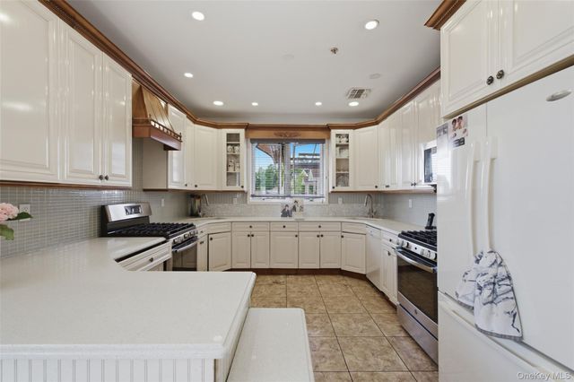 1 Butterman Place, Monsey, NY 10952