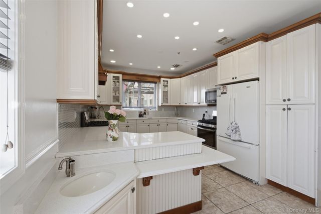 1 Butterman Place, Monsey, NY 10952
