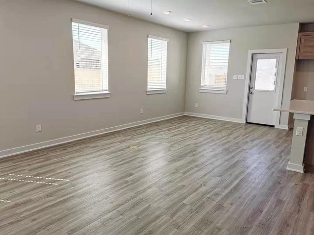 118 Dedina DR, Georgetown, TX 78626