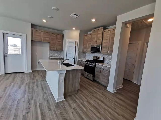 118 Dedina DR, Georgetown, TX 78626