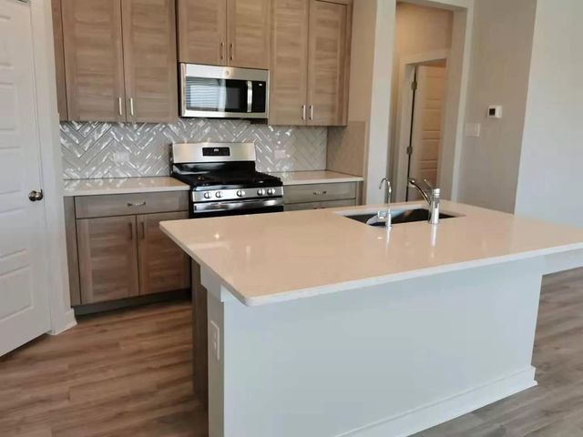 118 Dedina DR, Georgetown, TX 78626