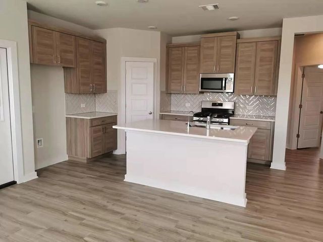 118 Dedina DR, Georgetown, TX 78626