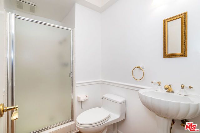 10132 Hollow Glen Circle, Los Angeles, CA 90077