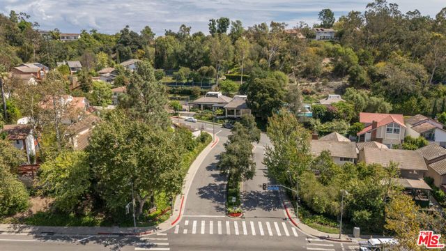 10132 Hollow Glen Circle, Los Angeles, CA 90077