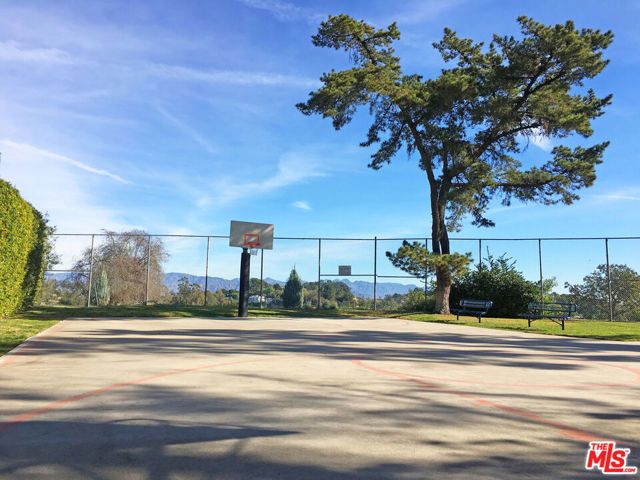 10132 Hollow Glen Circle, Los Angeles, CA 90077