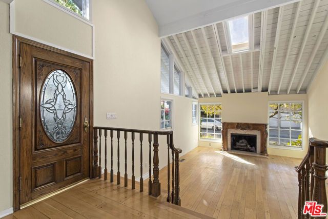 10132 Hollow Glen Circle, Los Angeles, CA 90077