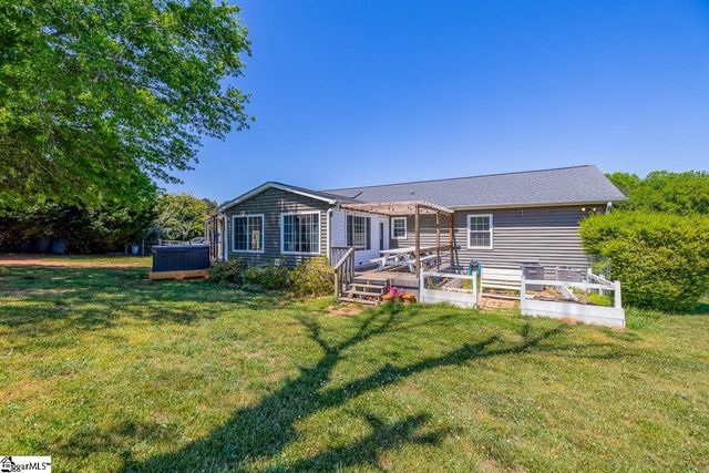 501 Bushy Creek Road, Woodruff, SC 29388