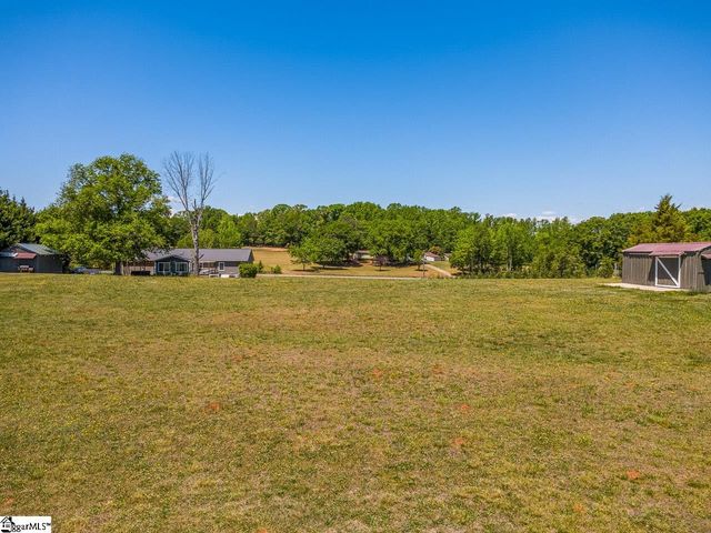 501 Bushy Creek Road, Woodruff, SC 29388