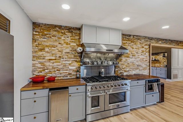 501 Bushy Creek Road, Woodruff, SC 29388