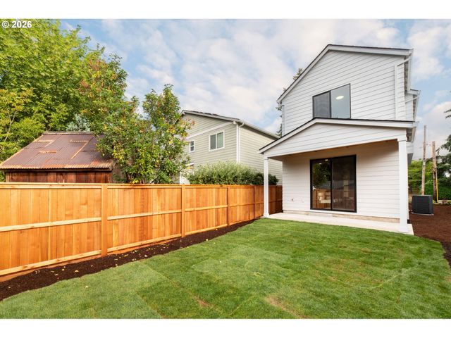 4202 Se Ellis St, Portland, OR 97206