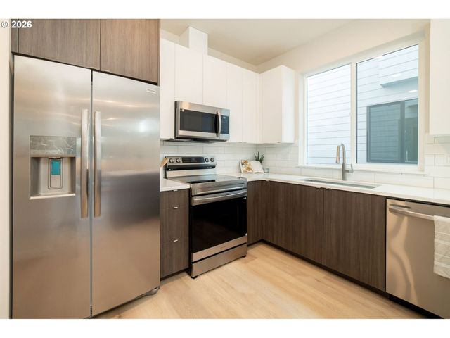 4202 Se Ellis St, Portland, OR 97206