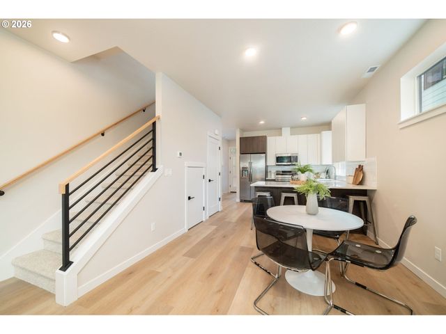 4202 Se Ellis St, Portland, OR 97206