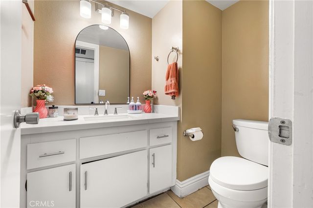 3900 W Hazard A, Santa Ana, CA 92703