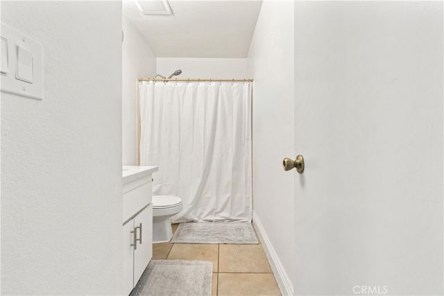 3900 W Hazard A, Santa Ana, CA 92703