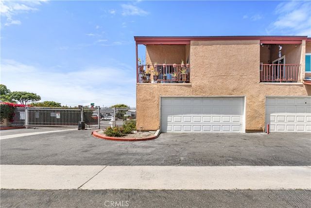 3900 W Hazard A, Santa Ana, CA 92703