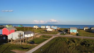 206 Nesmith Place, Surfside Beach, TX 77541
