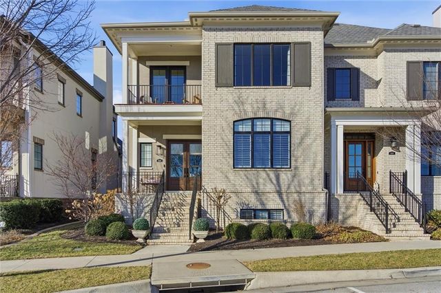 9330 Rosewood Drive, Prairie Village, KS 66207