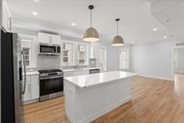 29 Rosemary St 2, Boston, MA 02130
