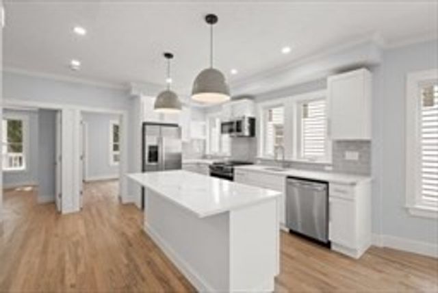 29 Rosemary St 2, Boston, MA 02130