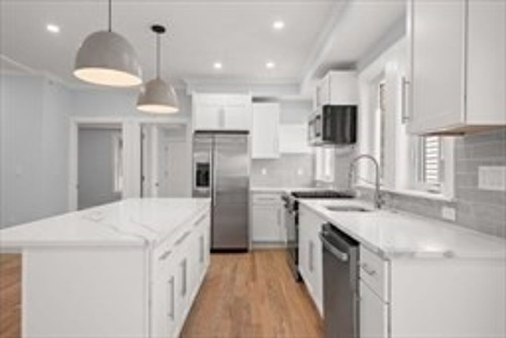 29 Rosemary St 2, Boston, MA 02130