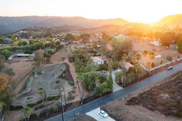 20276 Rancho Villa Road, Ramona, CA 92065