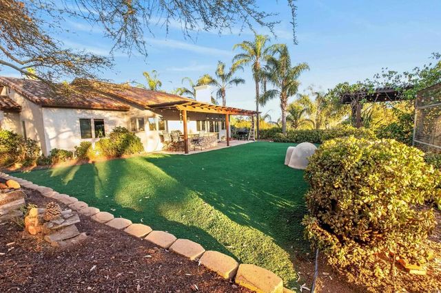 20276 Rancho Villa Road, Ramona, CA 92065