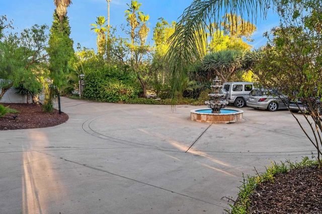 20276 Rancho Villa Road, Ramona, CA 92065