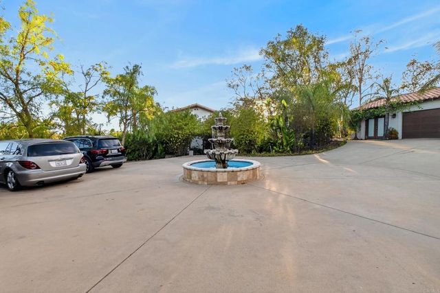 20276 Rancho Villa Road, Ramona, CA 92065