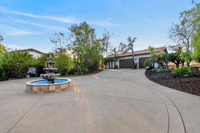 20276 Rancho Villa Road, Ramona, CA 92065