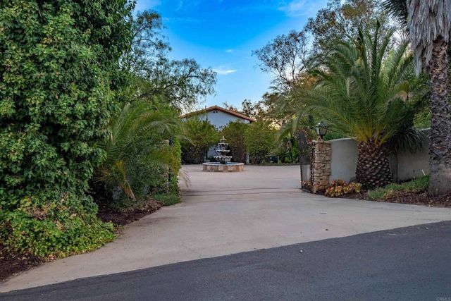 20276 Rancho Villa Road, Ramona, CA 92065