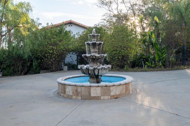 20276 Rancho Villa Road, Ramona, CA 92065