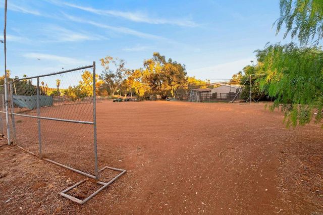20276 Rancho Villa Road, Ramona, CA 92065