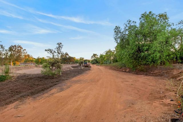 20276 Rancho Villa Road, Ramona, CA 92065