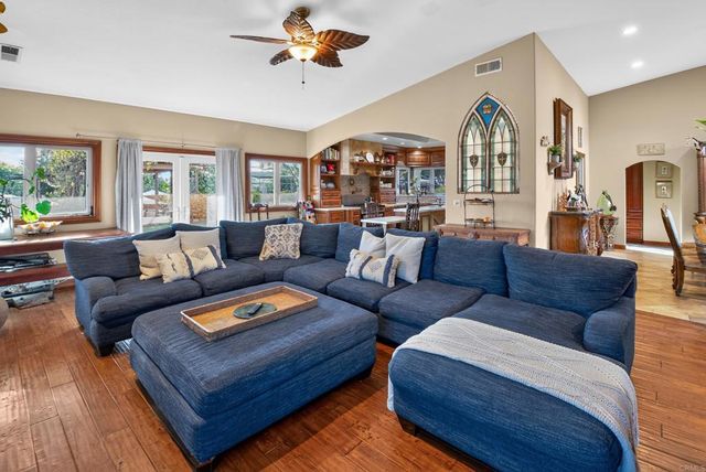 20276 Rancho Villa Road, Ramona, CA 92065