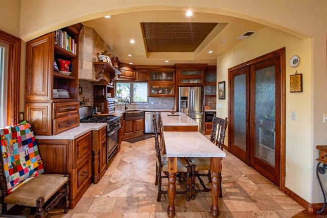 20276 Rancho Villa Road, Ramona, CA 92065