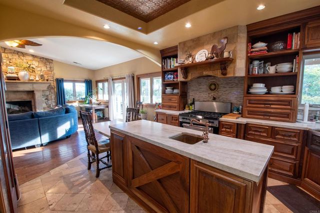 20276 Rancho Villa Road, Ramona, CA 92065
