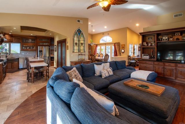 20276 Rancho Villa Road, Ramona, CA 92065