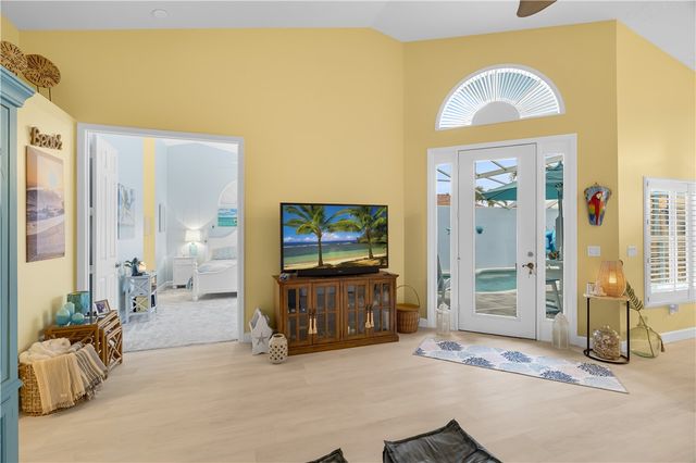 223 River Walk 12, Hutchinson Island, FL 34949