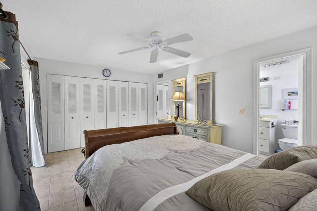 319 Windsor N, West Palm Beach, FL 33417