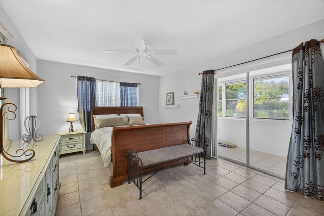 319 Windsor N, West Palm Beach, FL 33417
