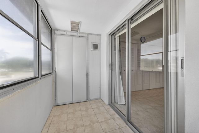 319 Windsor N, West Palm Beach, FL 33417