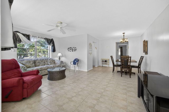 319 Windsor N, West Palm Beach, FL 33417