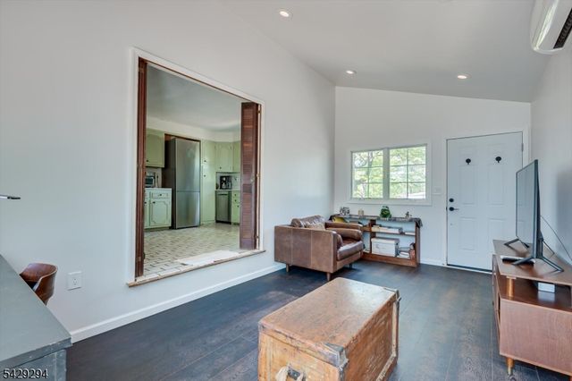 78 Rose St, Metuchen Boro, NJ 08840