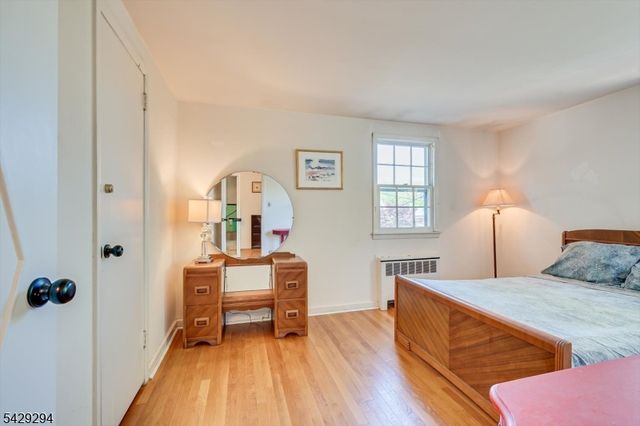 78 Rose St, Metuchen Boro, NJ 08840