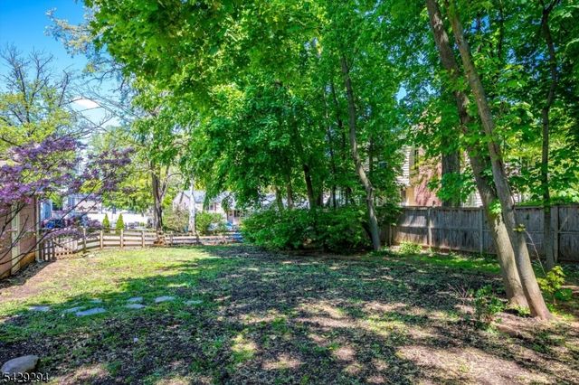 78 Rose St, Metuchen Boro, NJ 08840