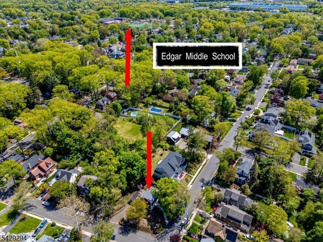 78 Rose St, Metuchen Boro, NJ 08840