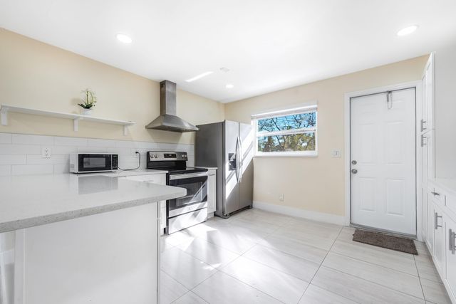 3914 SERUBI Avenue, Palm Springs, FL 33461