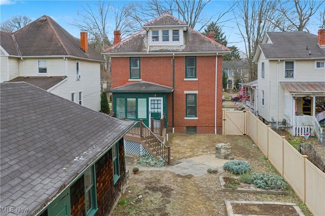 608 Seventh Street, Marietta, OH 45750