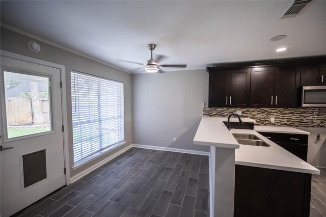 4118 Windjammer Court, Seabrook, TX 77586