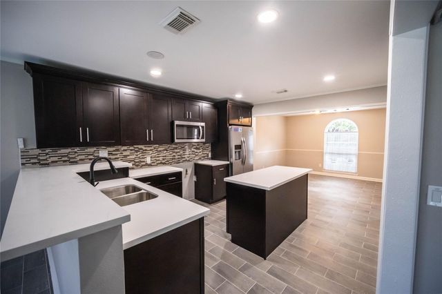 4118 Windjammer Court, Seabrook, TX 77586